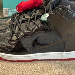 Nike SB Dunk High Bred